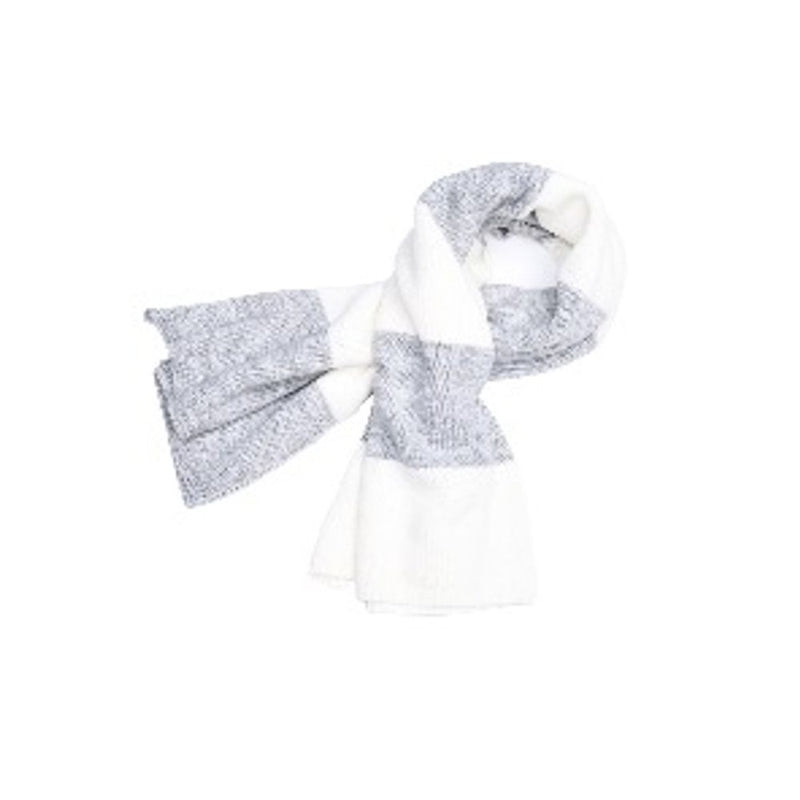 Gas White Marabou Scarf - Luxurious Warmth and Style