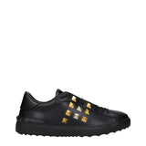 Valentino Garavani Sneakers en Cuir Noir avec Studs
