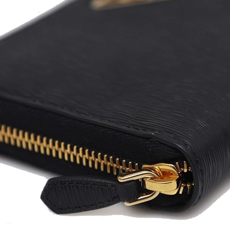 Prada Black Calfskin Wallet - Élégant Accessoire pour Femmes