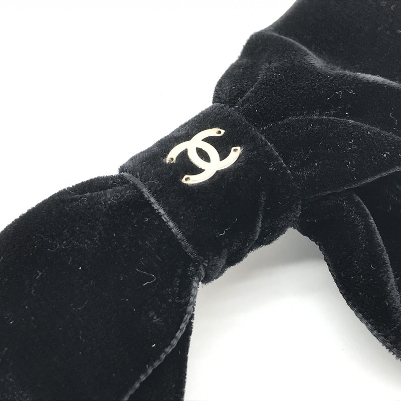 Chanel Black Velvet Bow Hair Accessory - Timeless Elegance