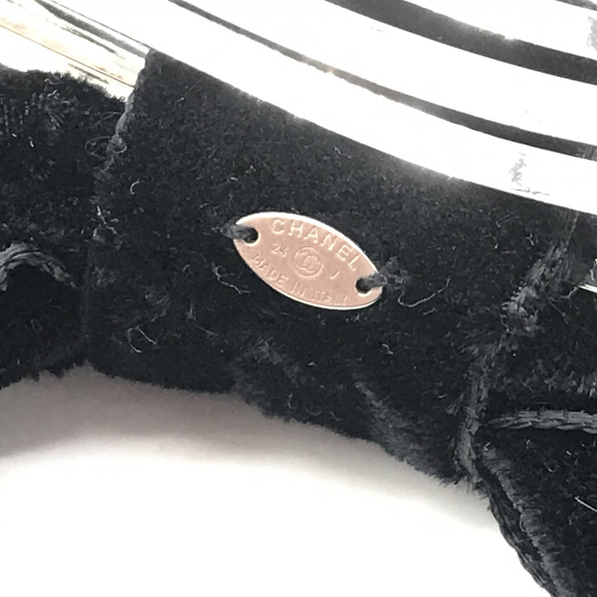 Chanel Black Velvet Bow Hair Accessory - Timeless Elegance