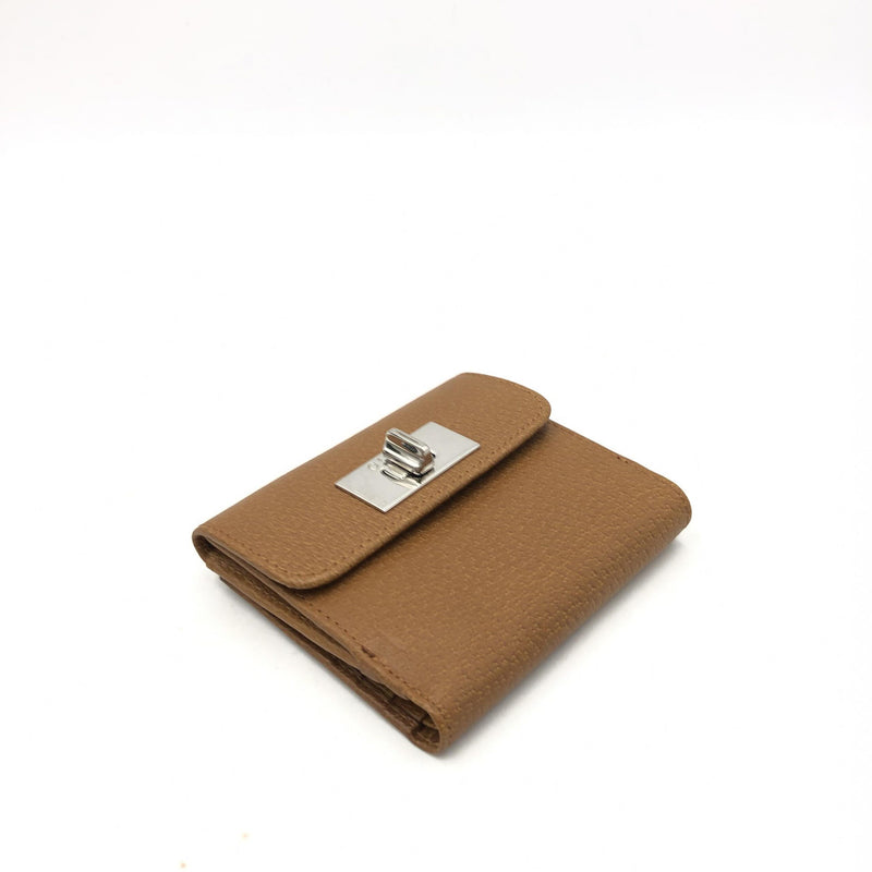 Gucci Brown Leather Wallet - Timeless Elegance and Craftsmanship