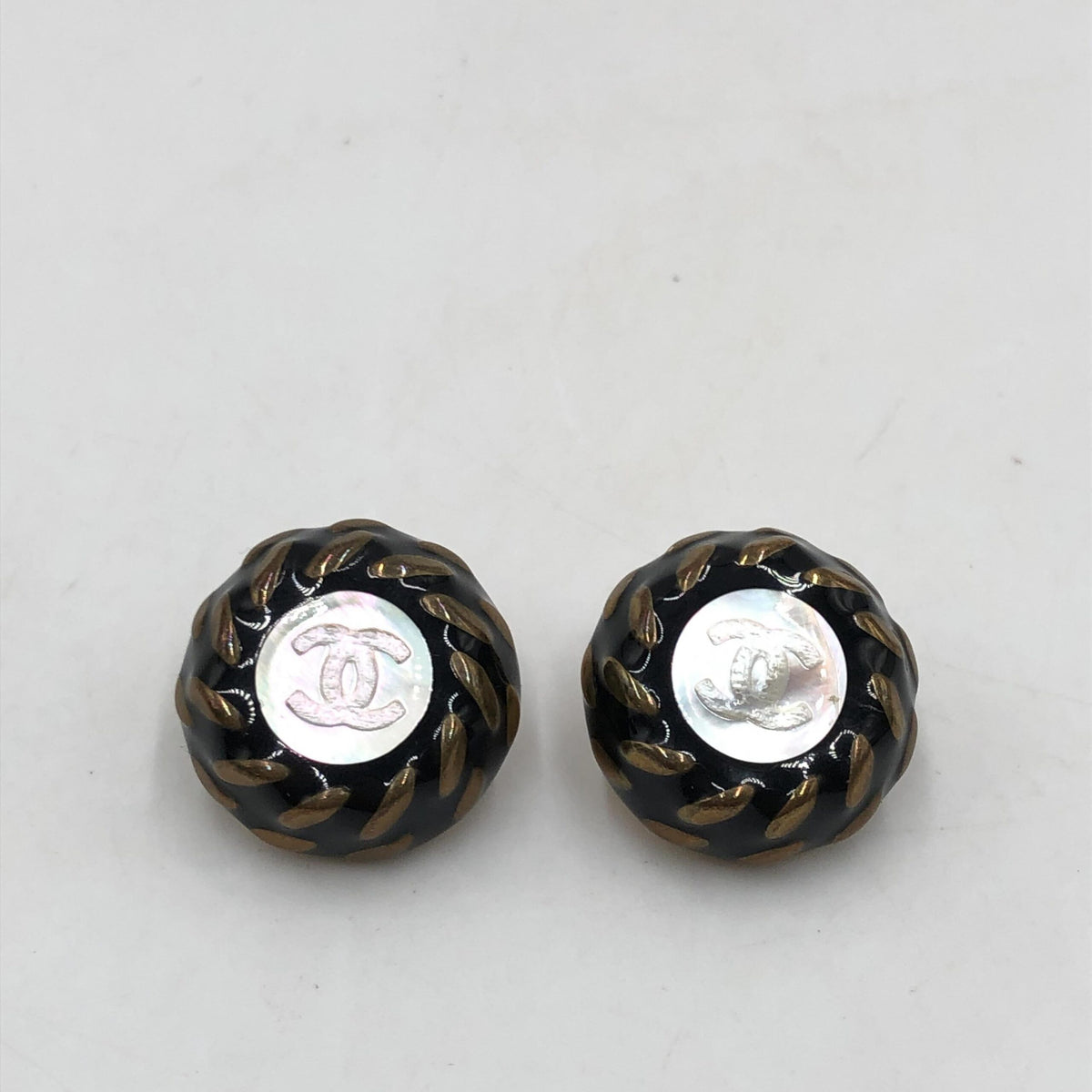 Chanel CC Button Clip-On Earrings - Élégance Intemporelle