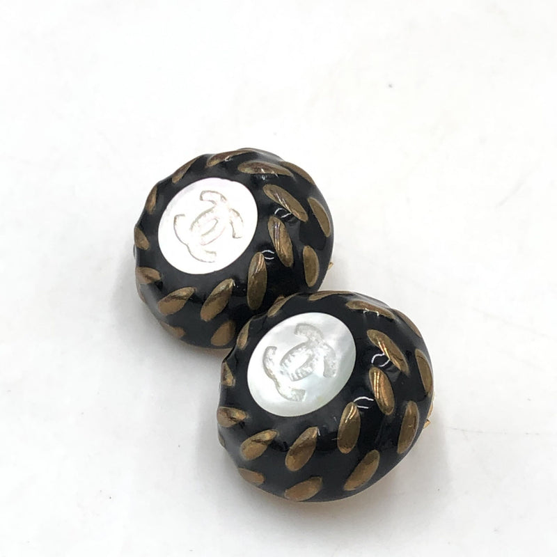 Chanel CC Button Clip-On Earrings - Élégance Intemporelle