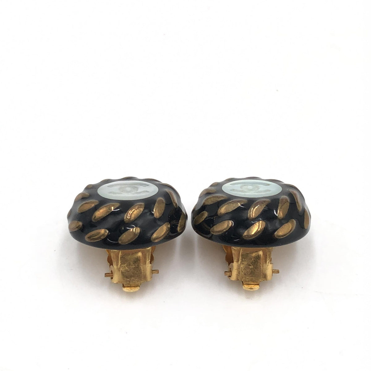 Chanel CC Button Clip-On Earrings - Élégance Intemporelle