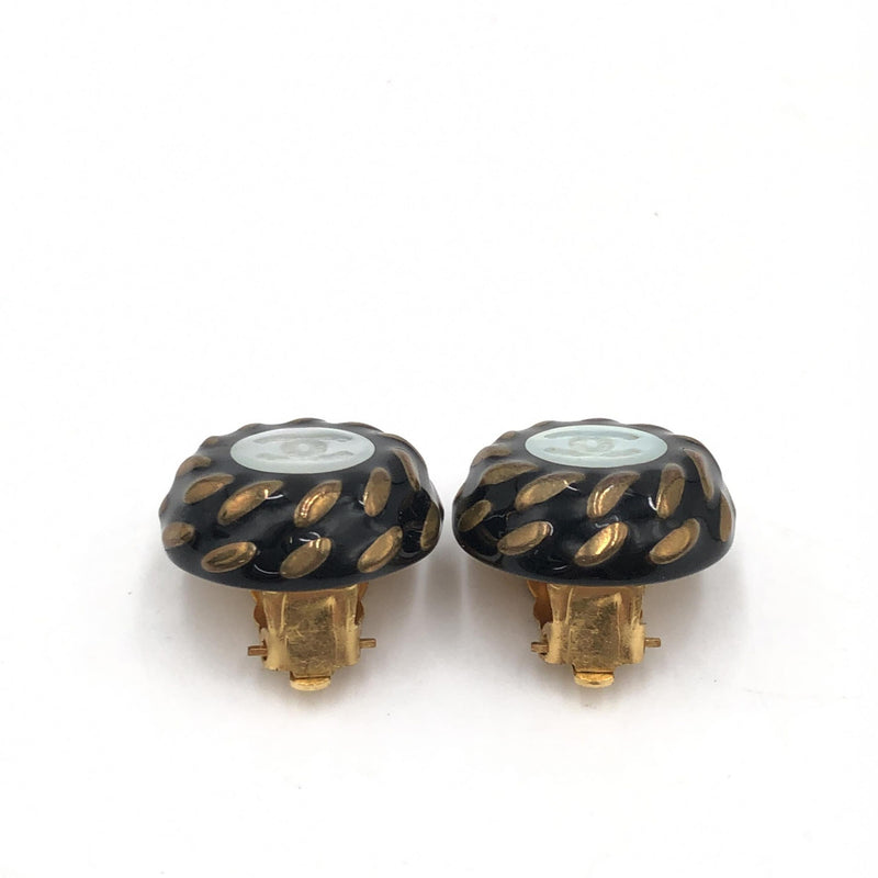 Chanel CC Button Clip-On Earrings - Élégance Intemporelle