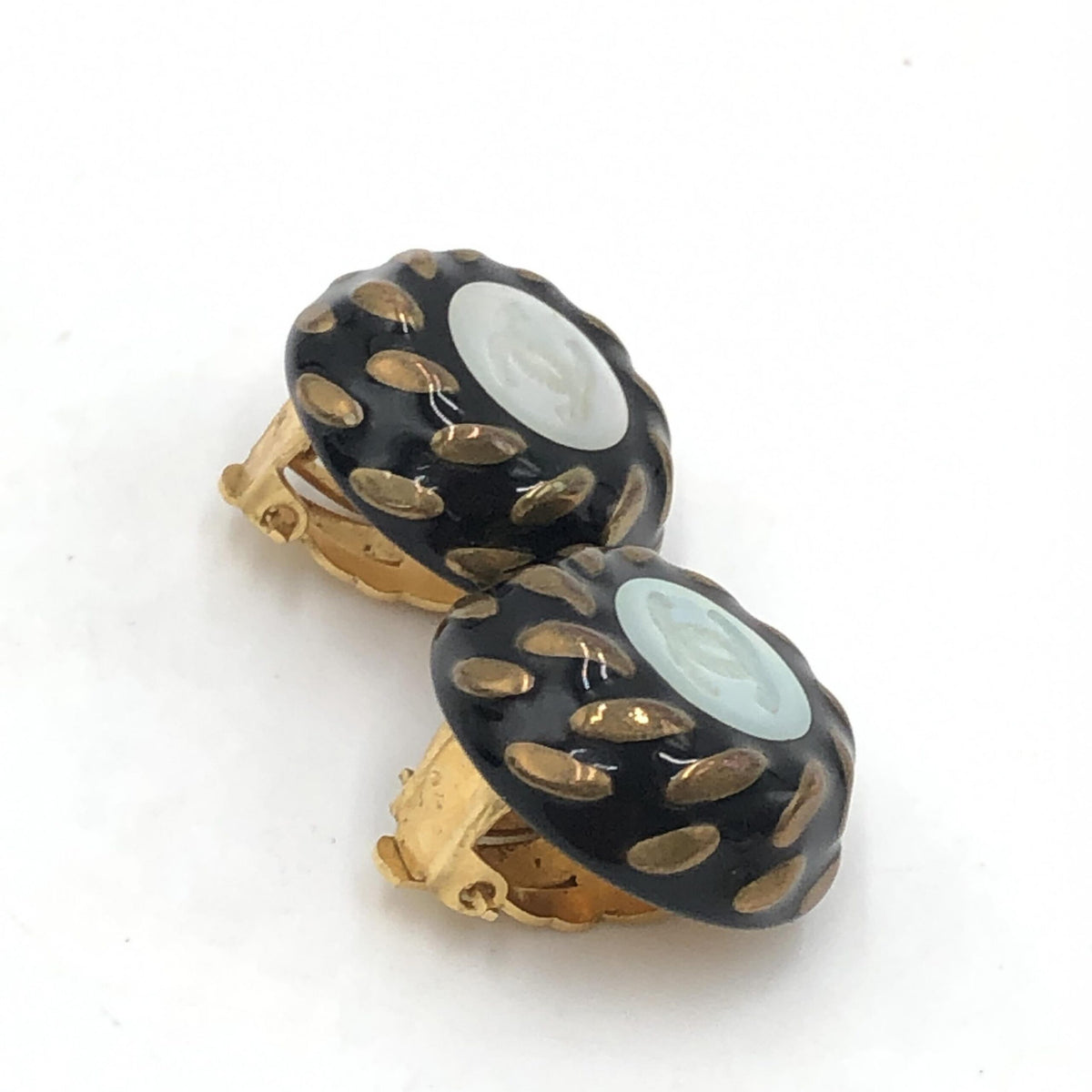Chanel CC Button Clip-On Earrings - Élégance Intemporelle