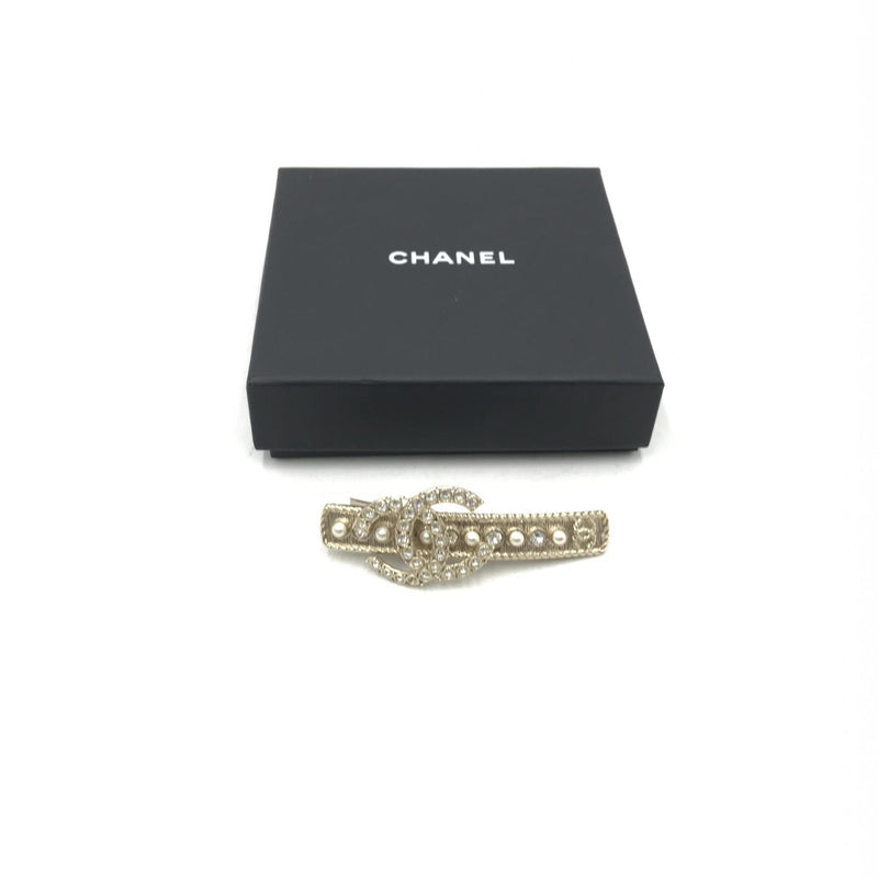 Chanel Crystal Pearl CC Hair Clip - Élégance Intemporelle