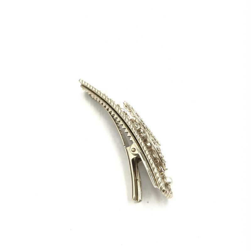Chanel Crystal Pearl CC Hair Clip - Élégance Intemporelle