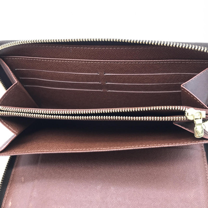 Louis Vuitton Monogram Zippy Wallet - Élégance Intemporelle