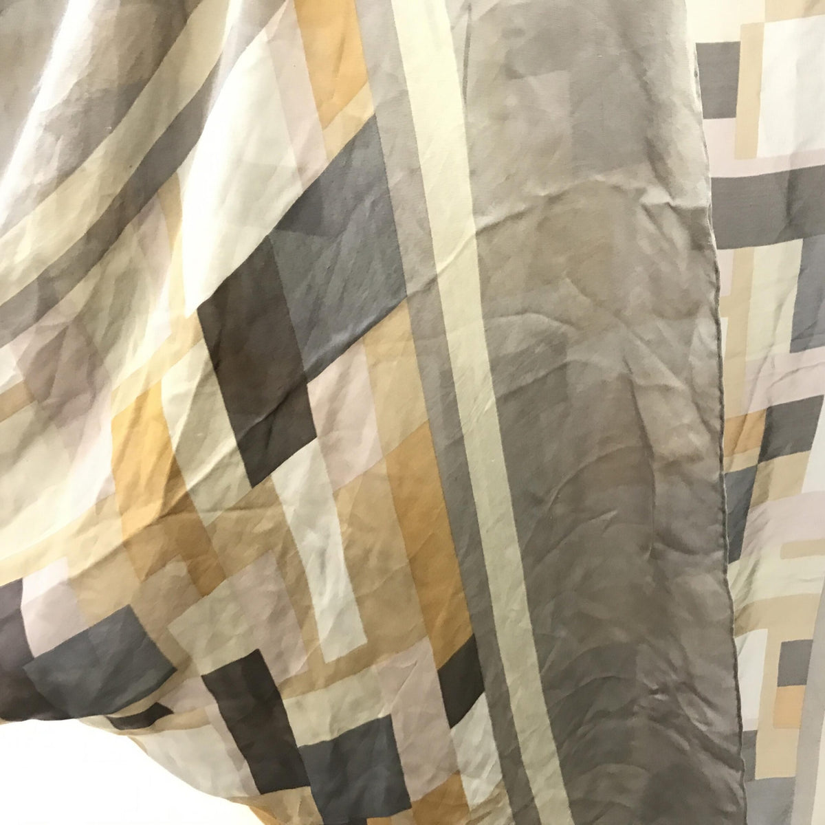 Salvatore Ferragamo Silk Scarf - Élégance Intemporelle