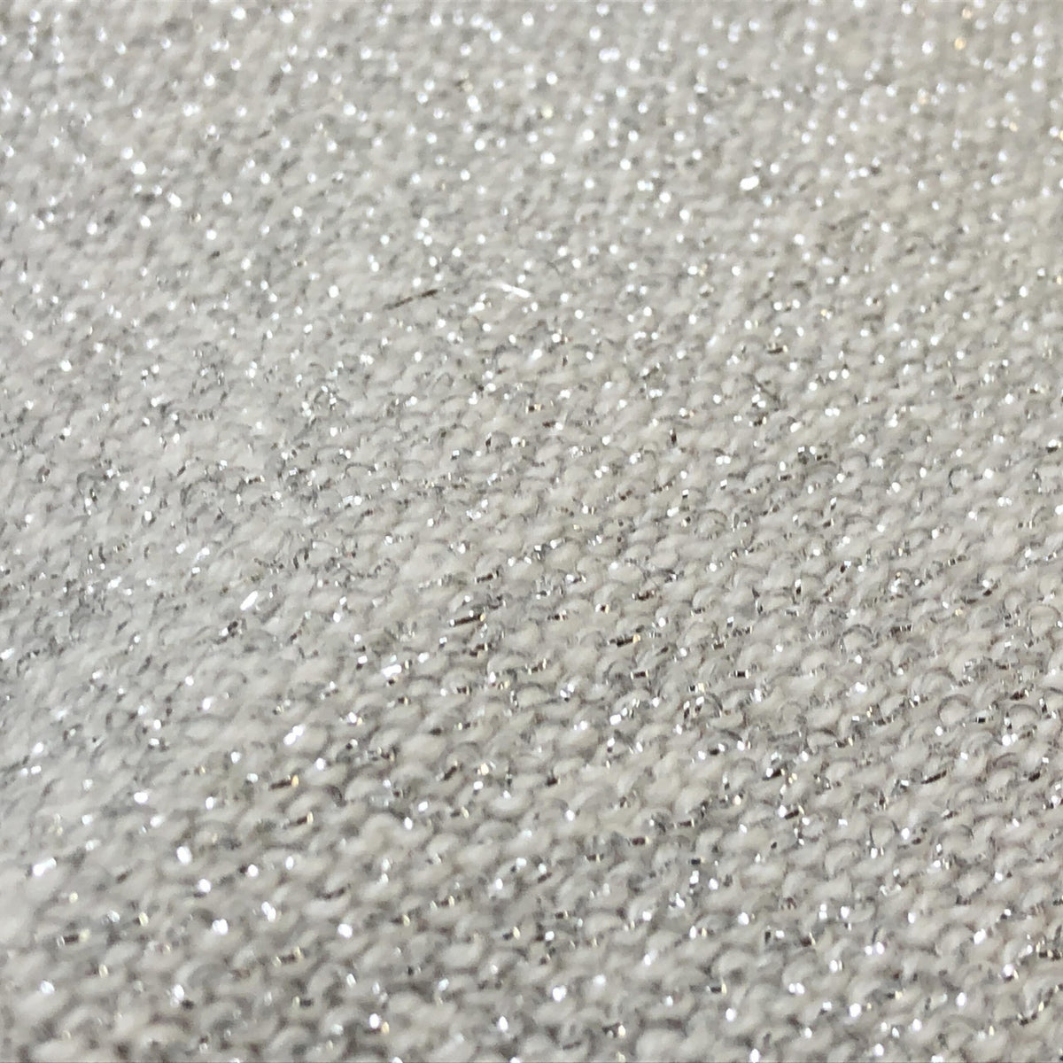 Chanel Scarf/Shawl in White Wool - Timeless Elegance
