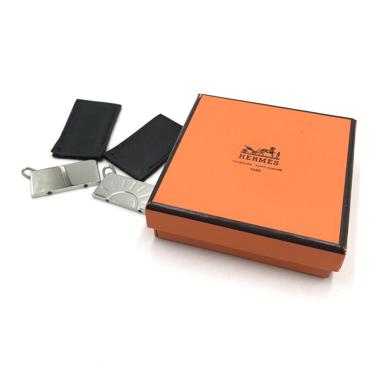 Hermès Silver Tone Half Sun Pendant Set - Élégance Intemporelle