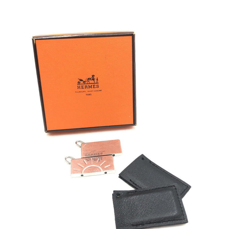 Hermès Silver Tone Half Sun Pendant Set - Élégance Intemporelle