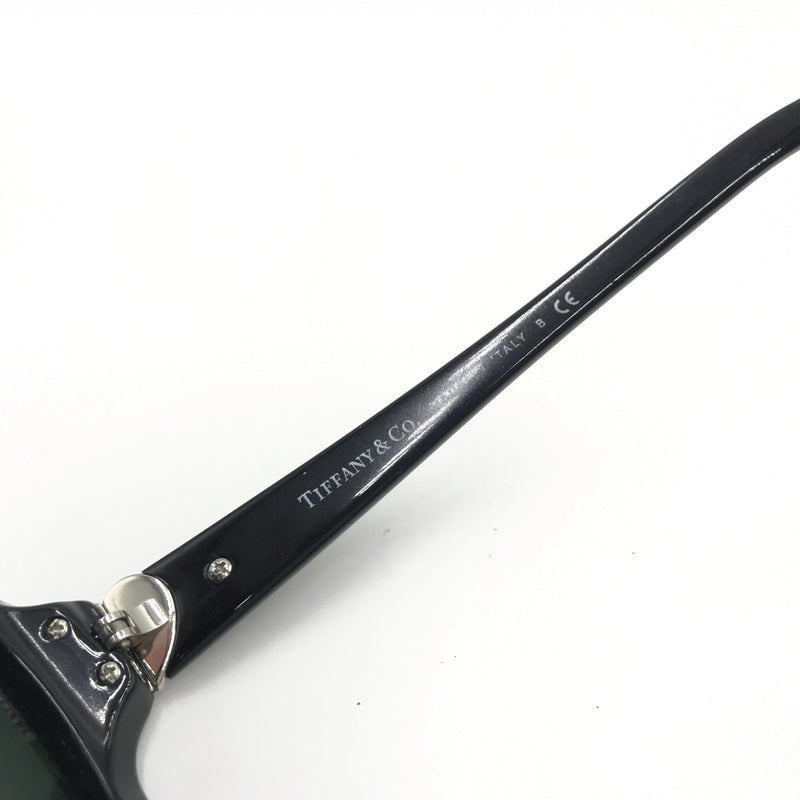 Tiffany & Co. Sunglasses - Élégance Noire en Plastique