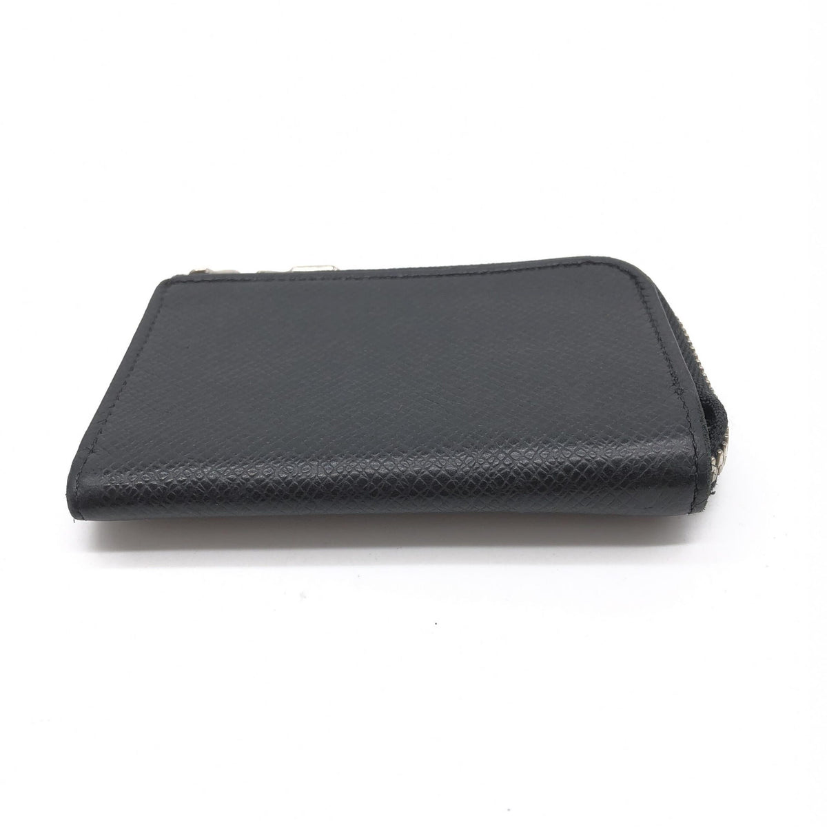 Louis Vuitton Taiga Zippy Coin Purse in Black - A Timeless Accessory