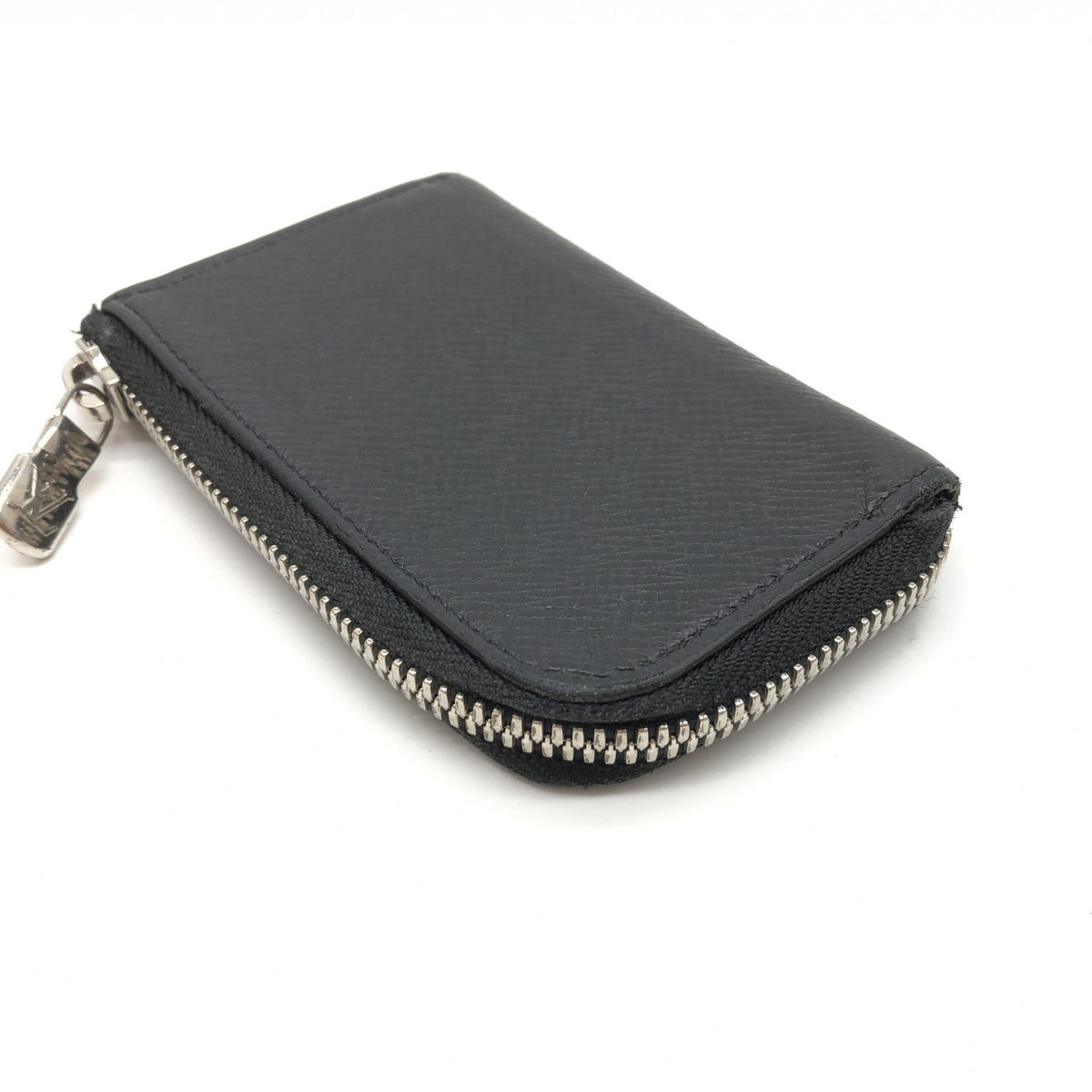 Louis Vuitton Taiga Zippy Coin Purse in Black - A Timeless Accessory