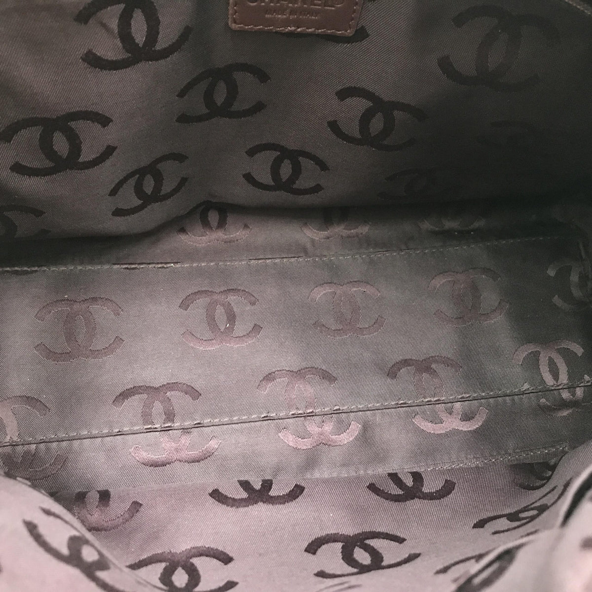 Chanel Wild Stitch Handbag Mini Boston Rouge - Élégance Intemporelle