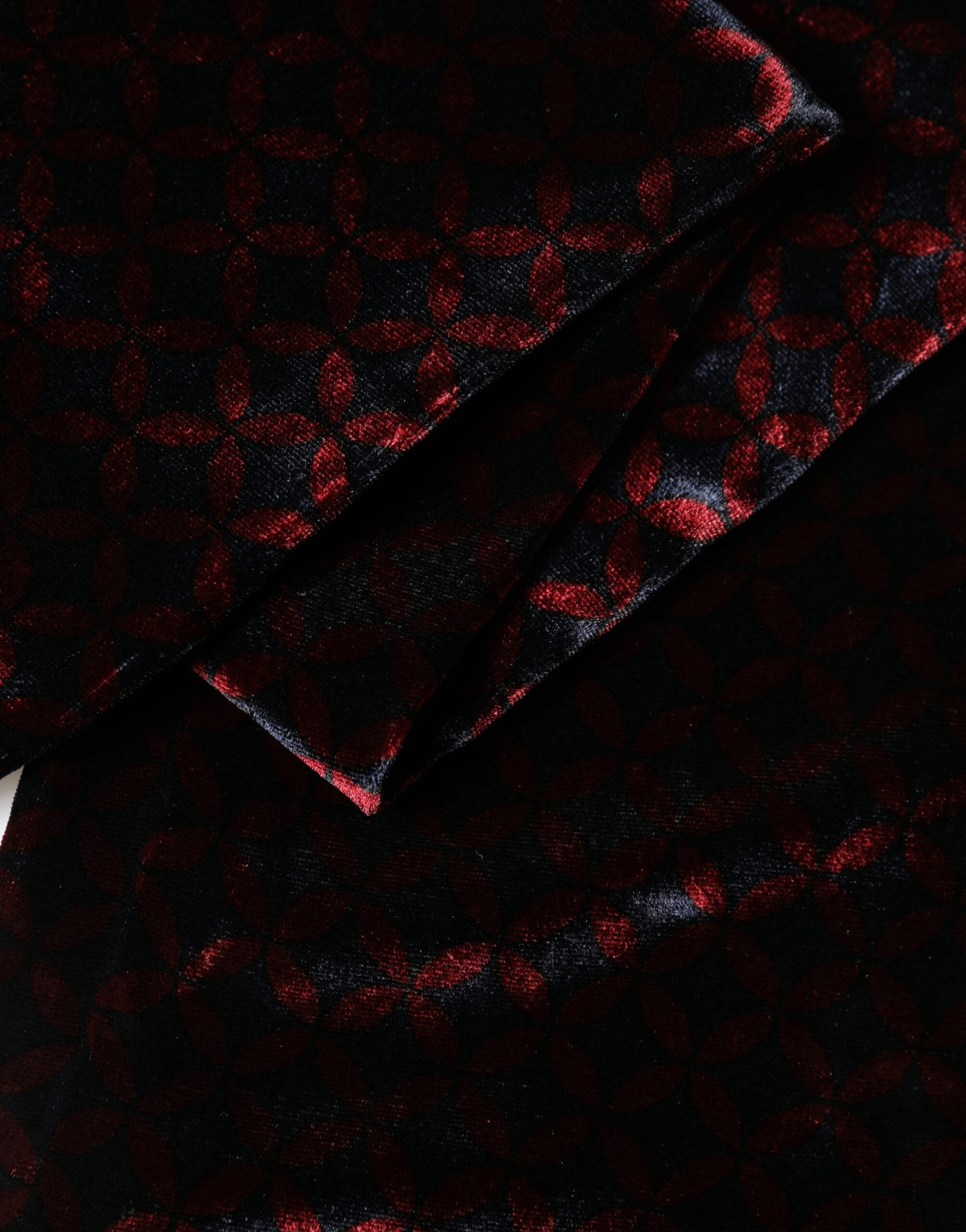 Écharpe Dolce &amp; Gabbana à franges, motif géométrique en rayonne noire et rouge, 140 cm x 16 cm