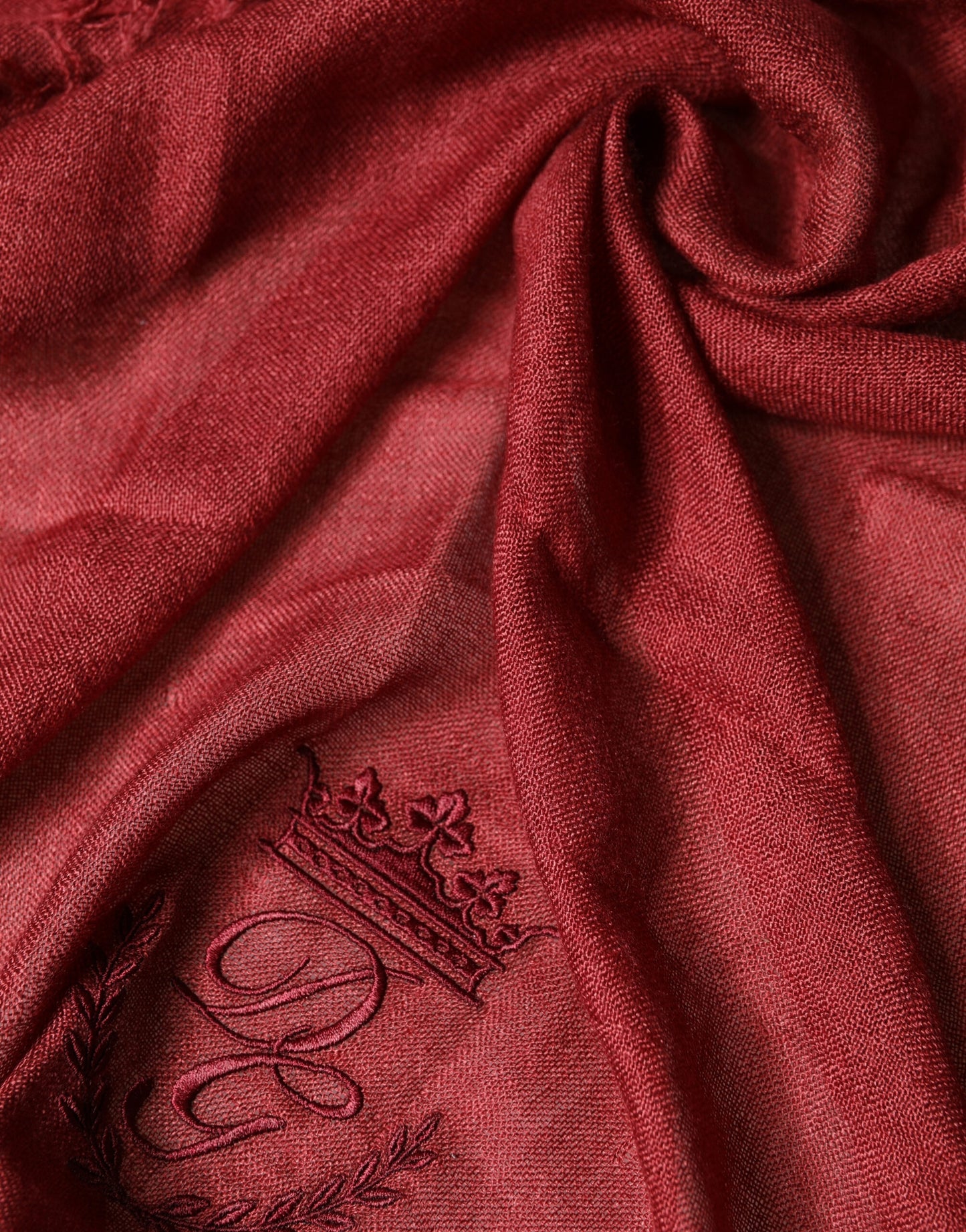 Écharpe Dolce &amp; Gabbana rouge en cachemire et soie à franges, 200 cm x 70 cm