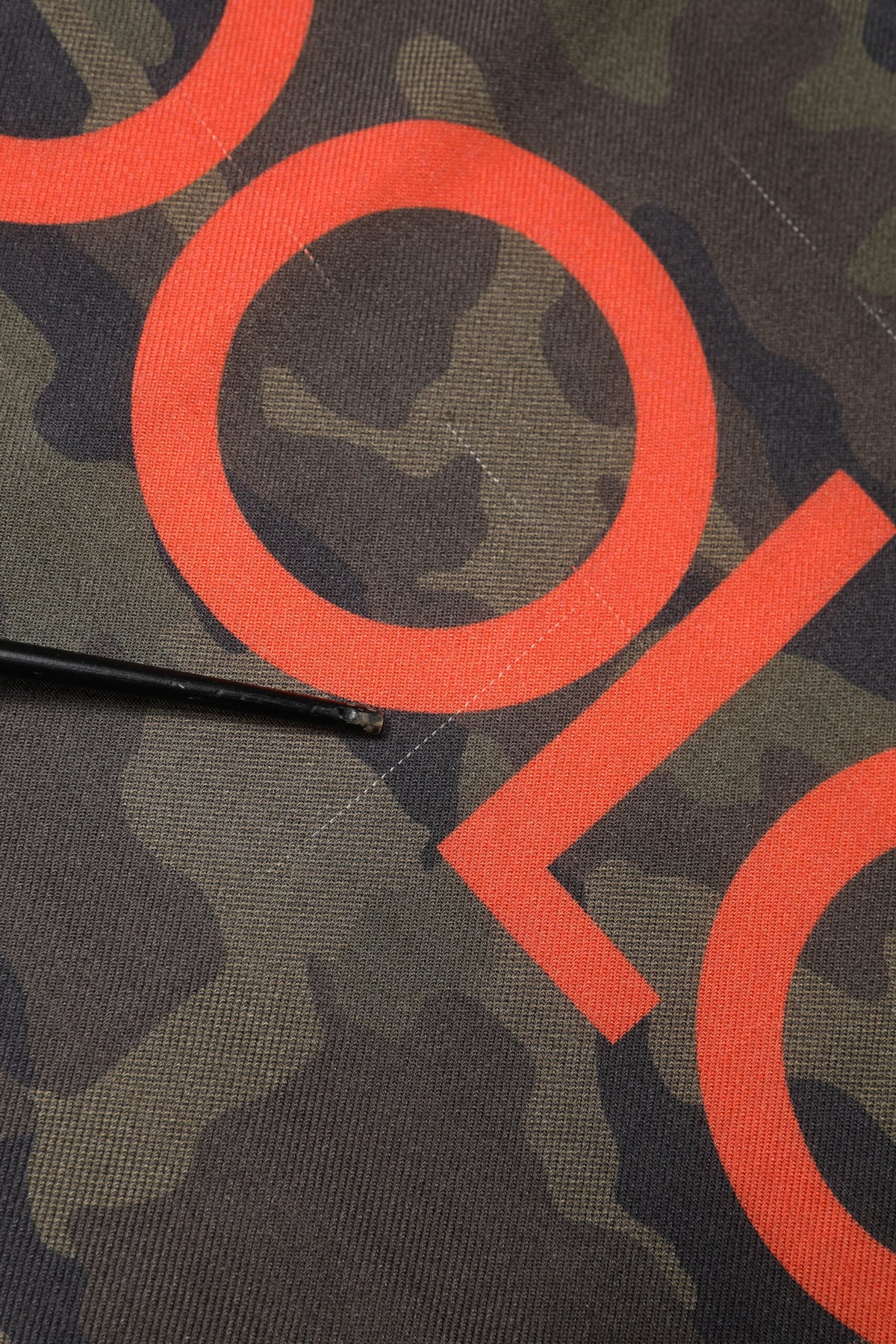 Écharpe homme Dolce &amp; Gabbana en cachemire à logo camouflage vert, 138 cm x 137 cm