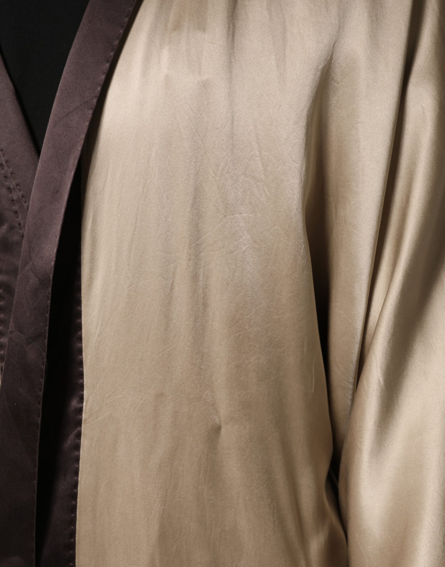 Manteau long Dolce &amp; Gabbana en satin de soie beige