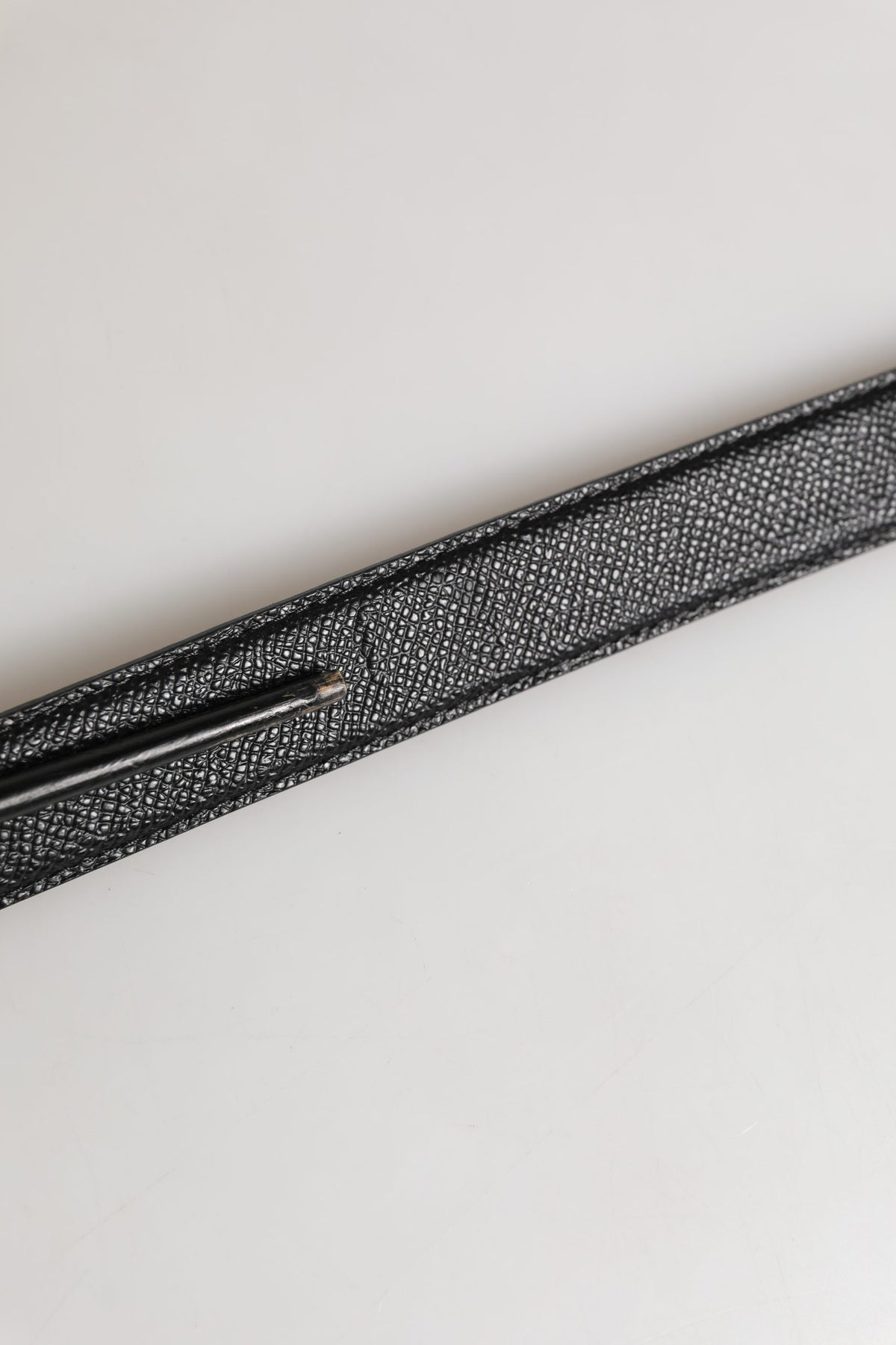 Ceinture Dolce &amp; Gabbana pour homme en cuir de veau noir avec logo et boucle métallique