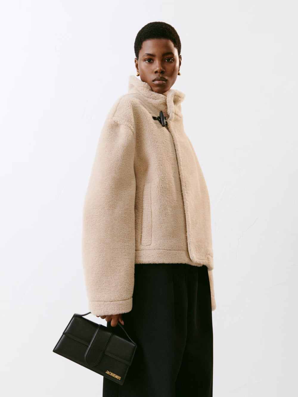 Sac à main Jacquemus Le Grand Bambino en cuir noir