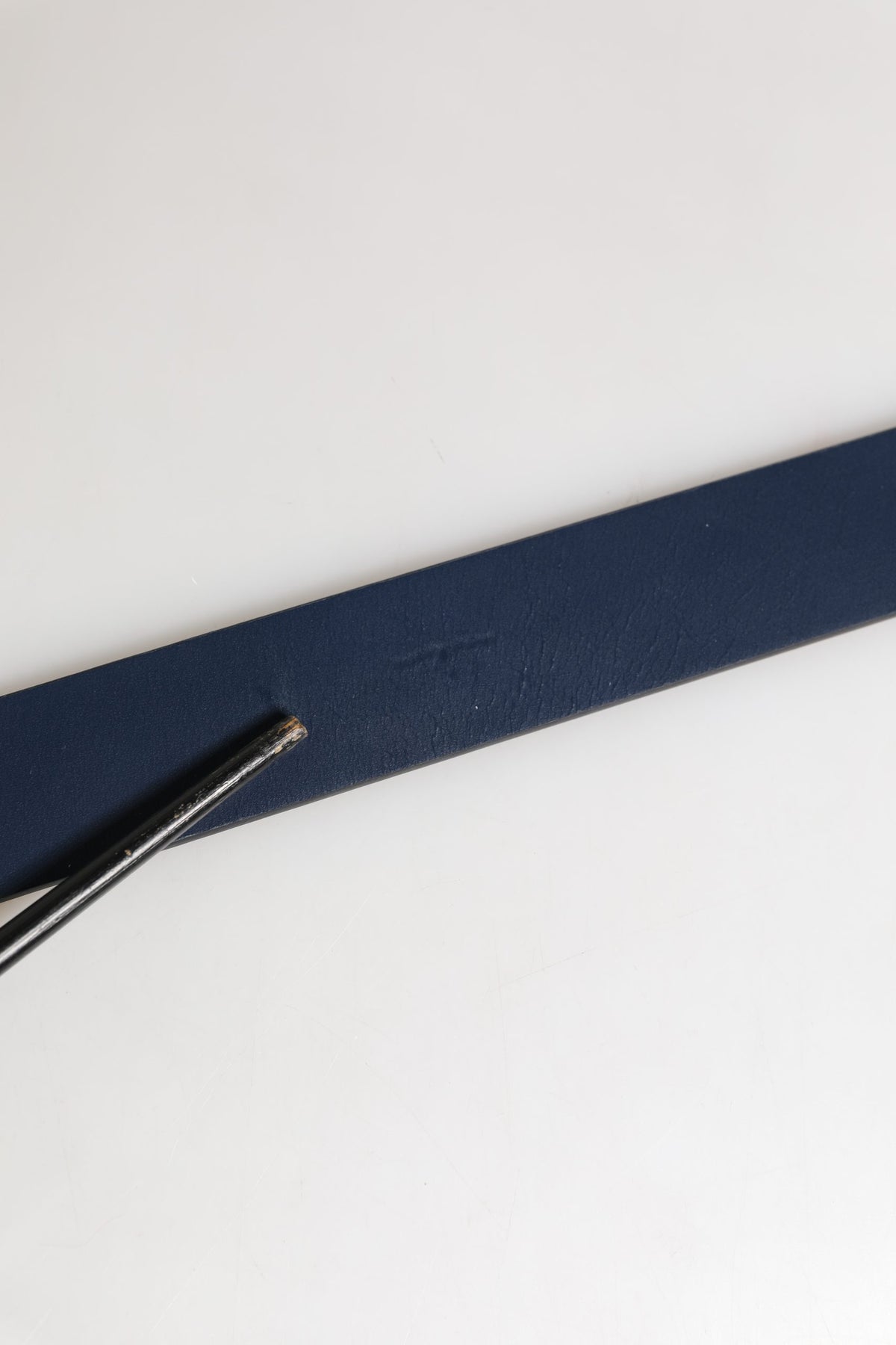 Ceinture Dolce &amp; Gabbana pour homme en cuir de veau bleu avec logo et boucle métallique