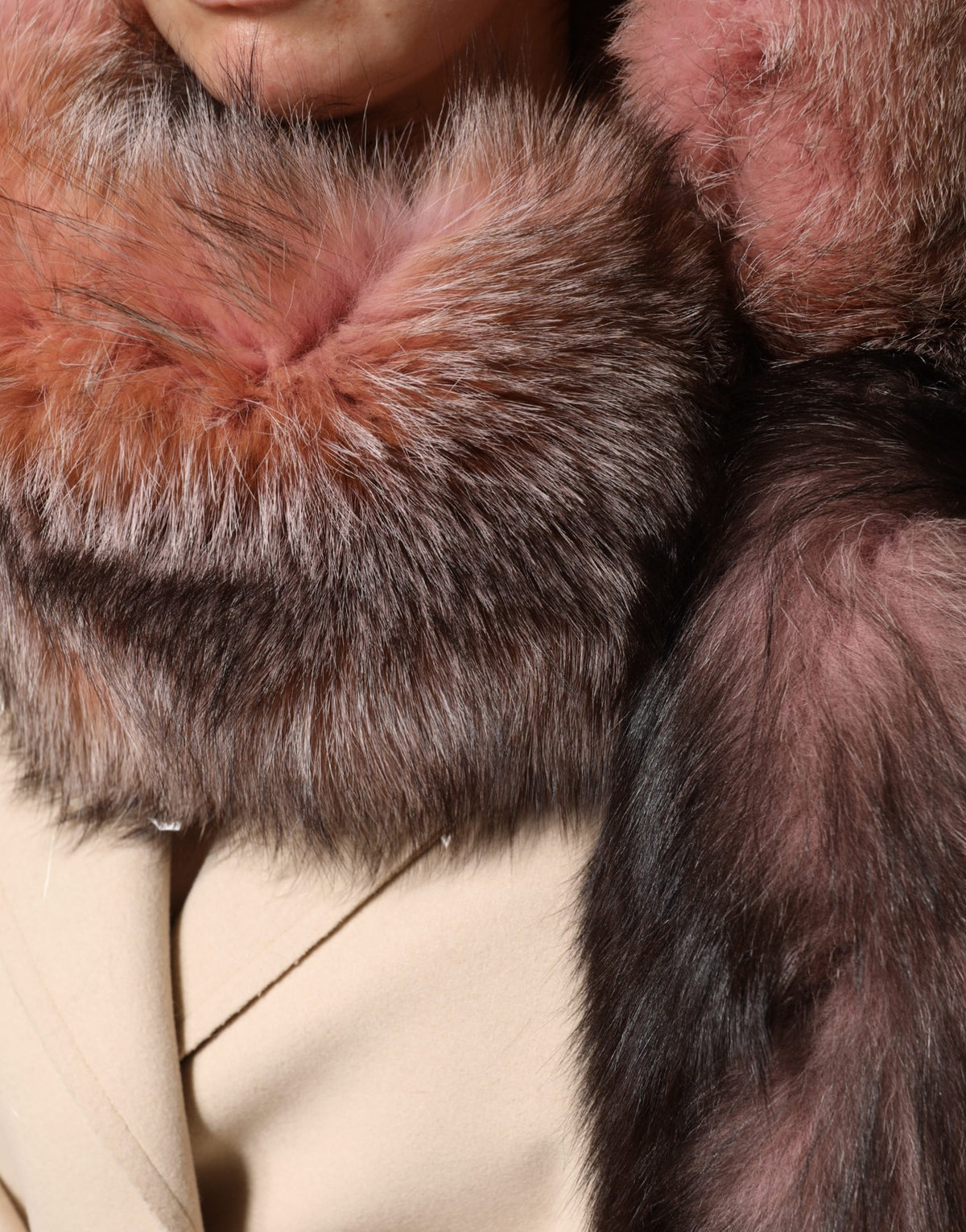 Dolce & Gabbana Écharpe Neck Warmer en Fourrure de Renard Rose