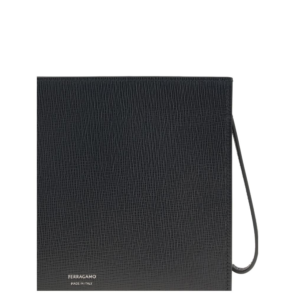 Ferragamo Gancini Pouch en Cuir de Veau Noir