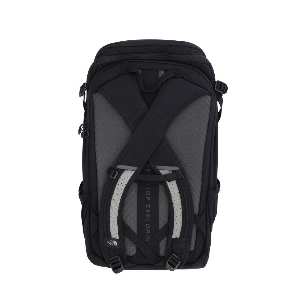 Le sac à dos The North Face noir en polyester recyclé
