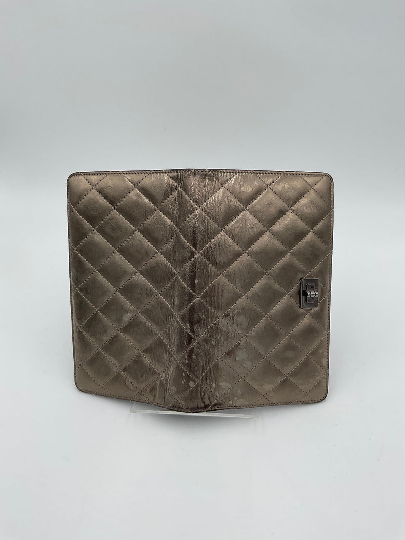 Chanel CHANEL Matèlassè Platinum Wallet