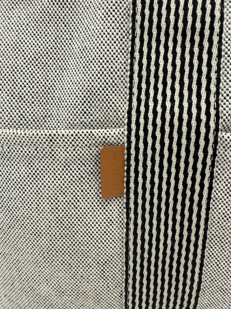 Hermès HERMÈS HERLINE Handbag - Iconic Style Inspired by Equestrian