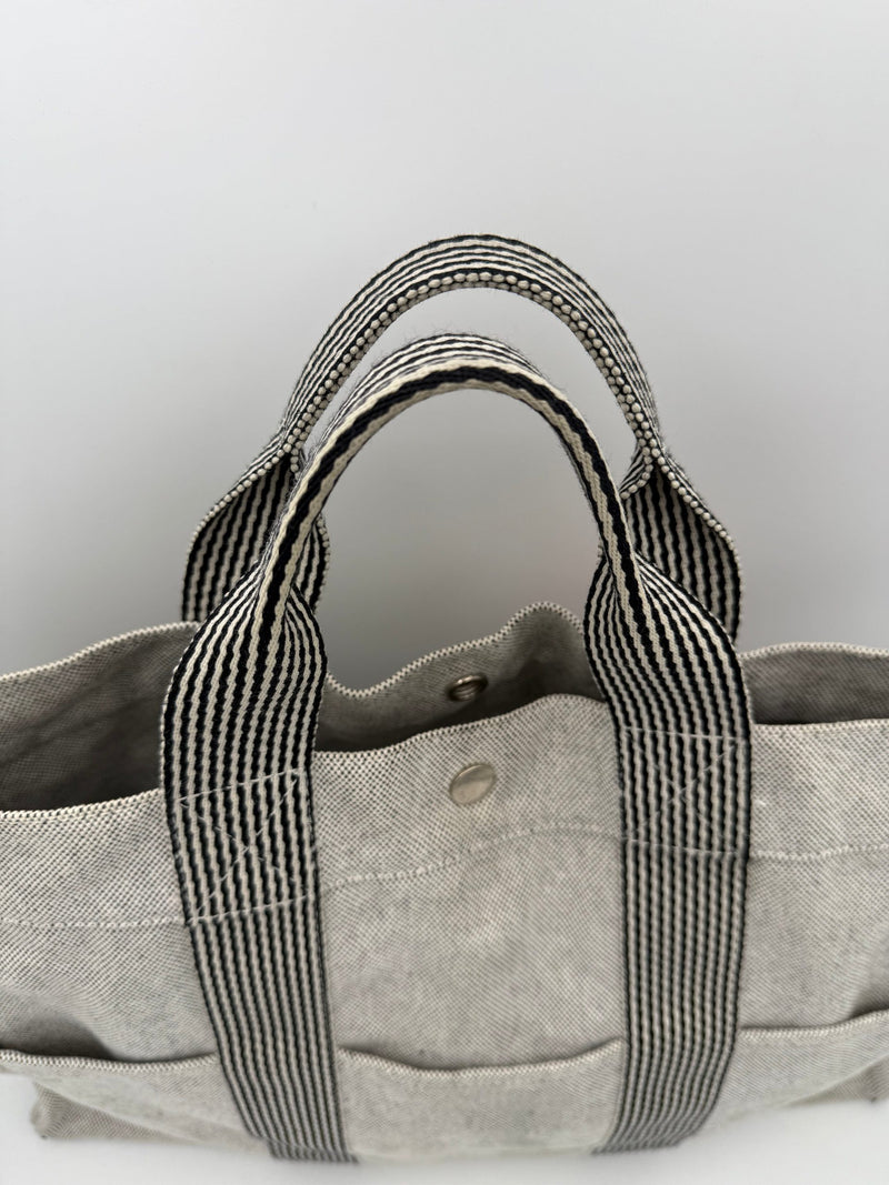 Hermès HERMÈS HERLINE Handbag - Iconic Style Inspired by Equestrian