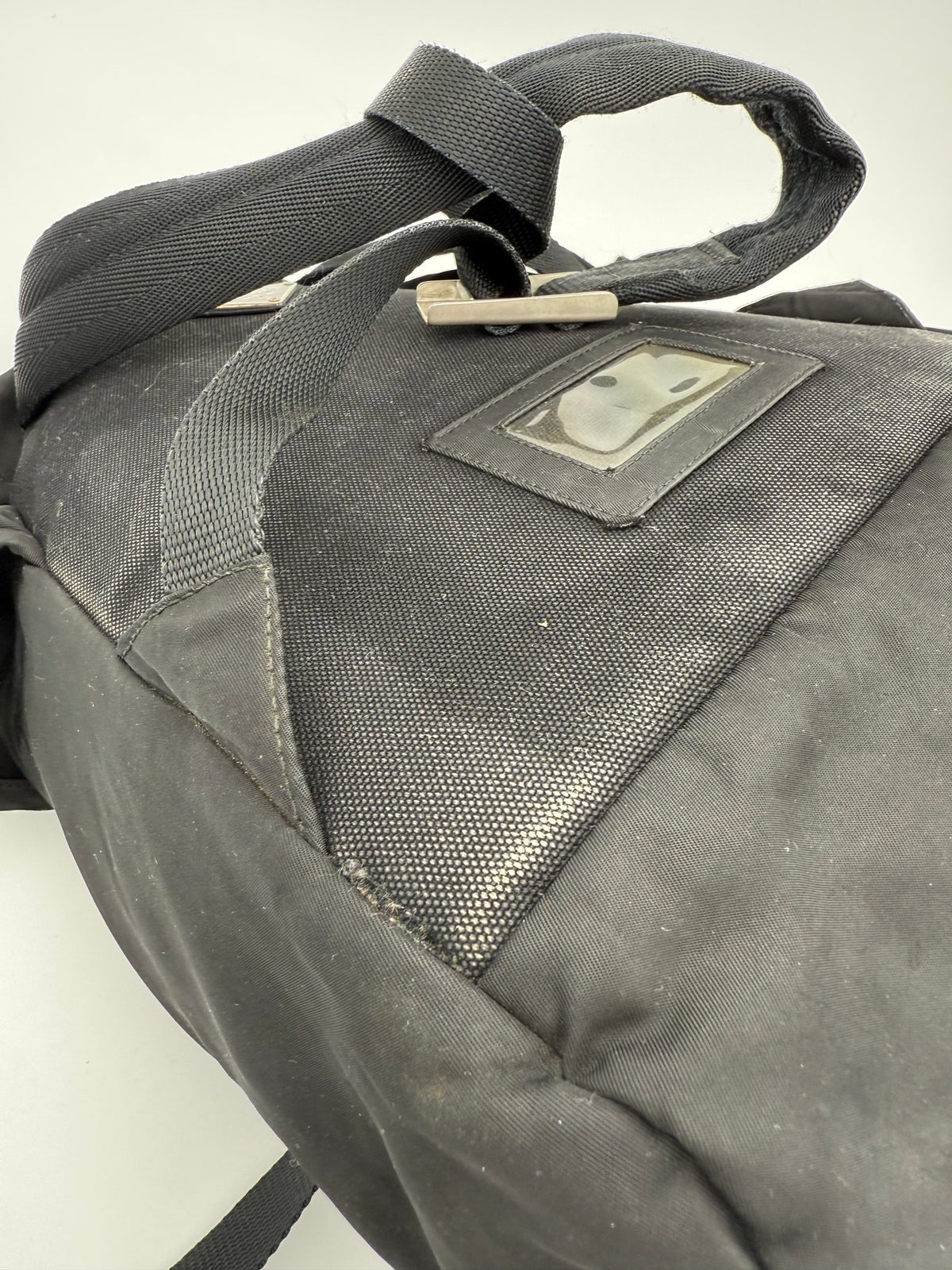 Prada PRADA Nylon Backpack - Élégance et Praticité