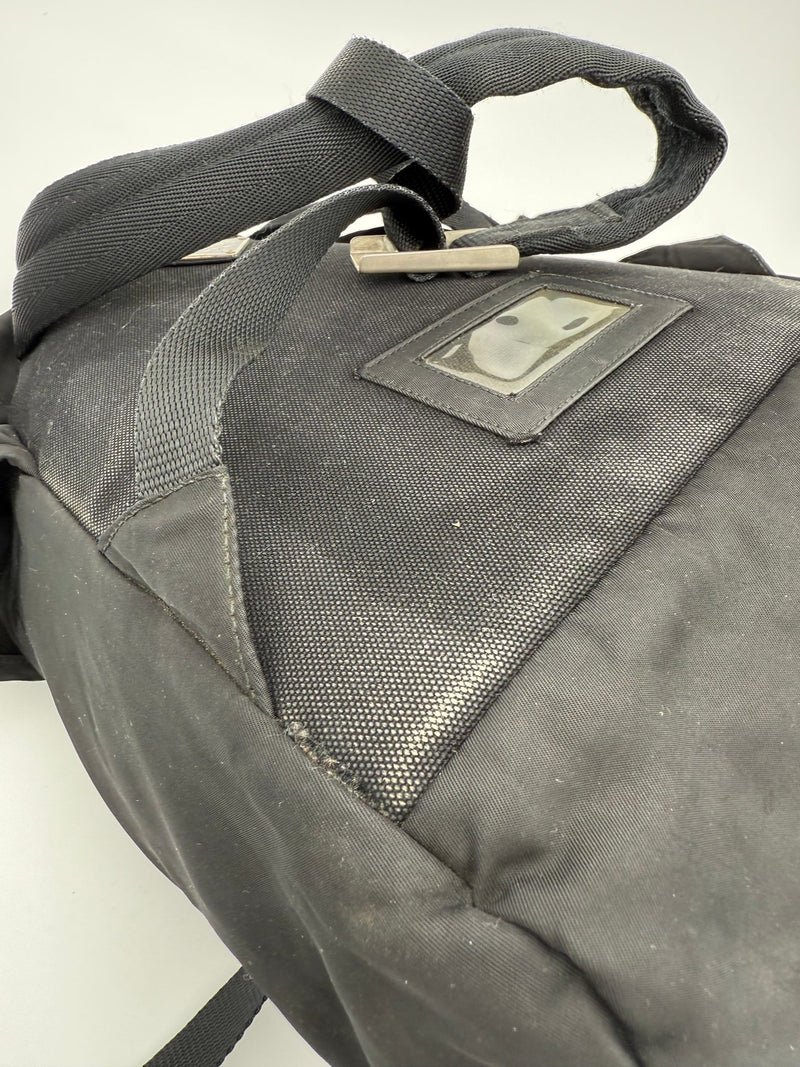Prada PRADA Nylon Backpack - Élégance et Praticité