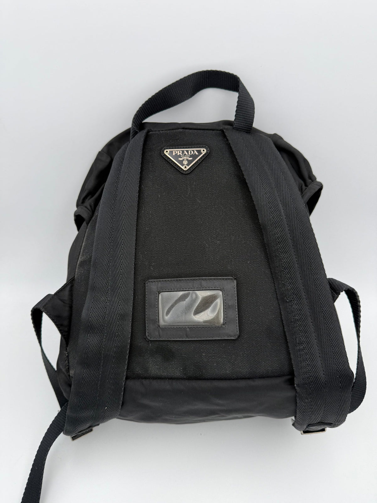 Prada PRADA Nylon Backpack - Élégance et Praticité