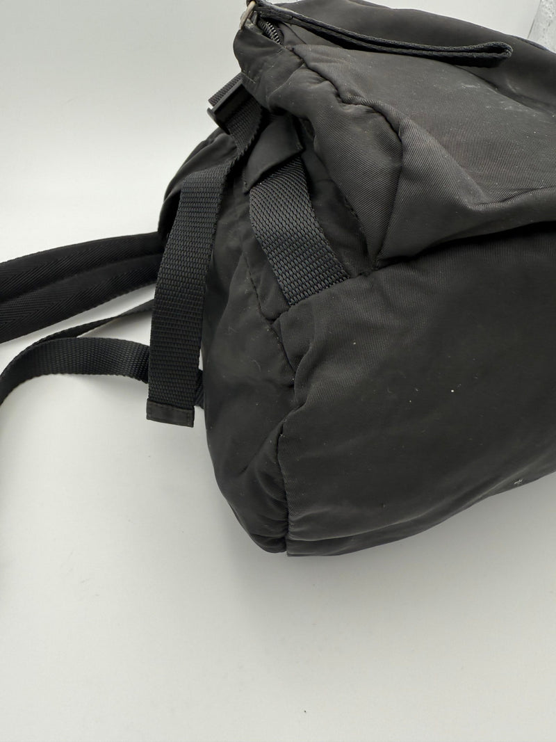 Prada PRADA Nylon Backpack - Élégance et Praticité