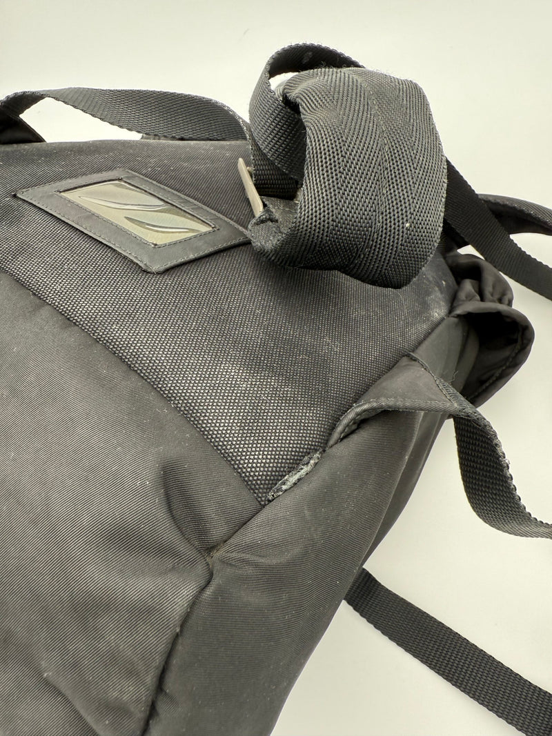 Prada PRADA Nylon Backpack - Élégance et Praticité