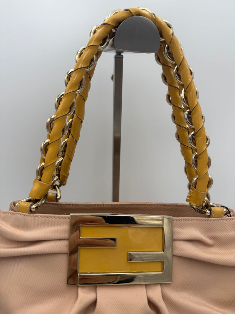 Fendi FENDI Mia Bag Handbag - Élégance et Praticité