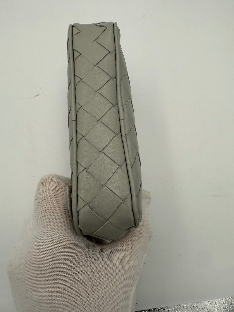 Bottega Veneta Intrecciato Clutch - Élégance et Polyvalence