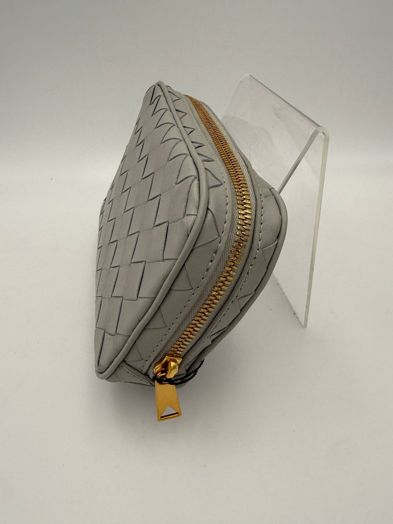 Bottega Veneta Intrecciato Clutch - Élégance et Polyvalence