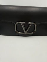 Valentino Garavani VLOGO Black Handbag - Élégance Contemporaine