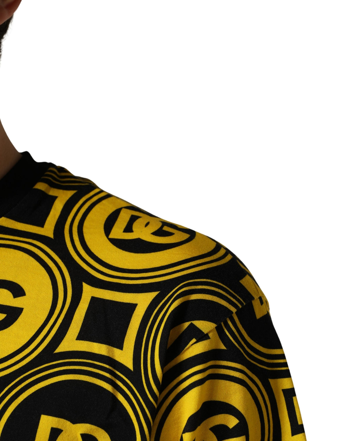 Invicta T-shirt géométrique jaune et noir avec logo