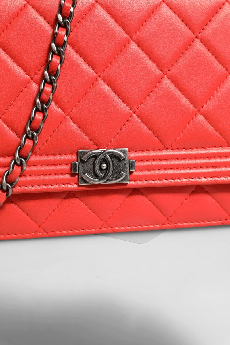 Chanel Boy Wallet on Chain en Cuir Agneau Rouge