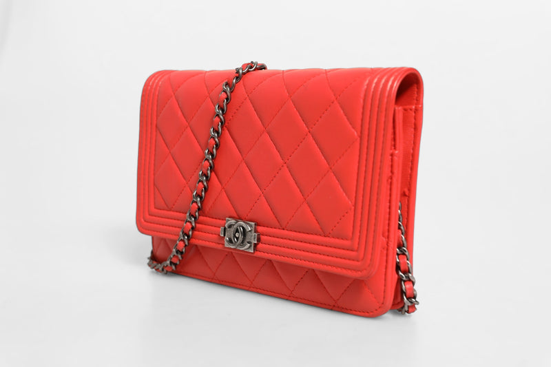 Chanel Boy Wallet on Chain en Cuir Agneau Rouge