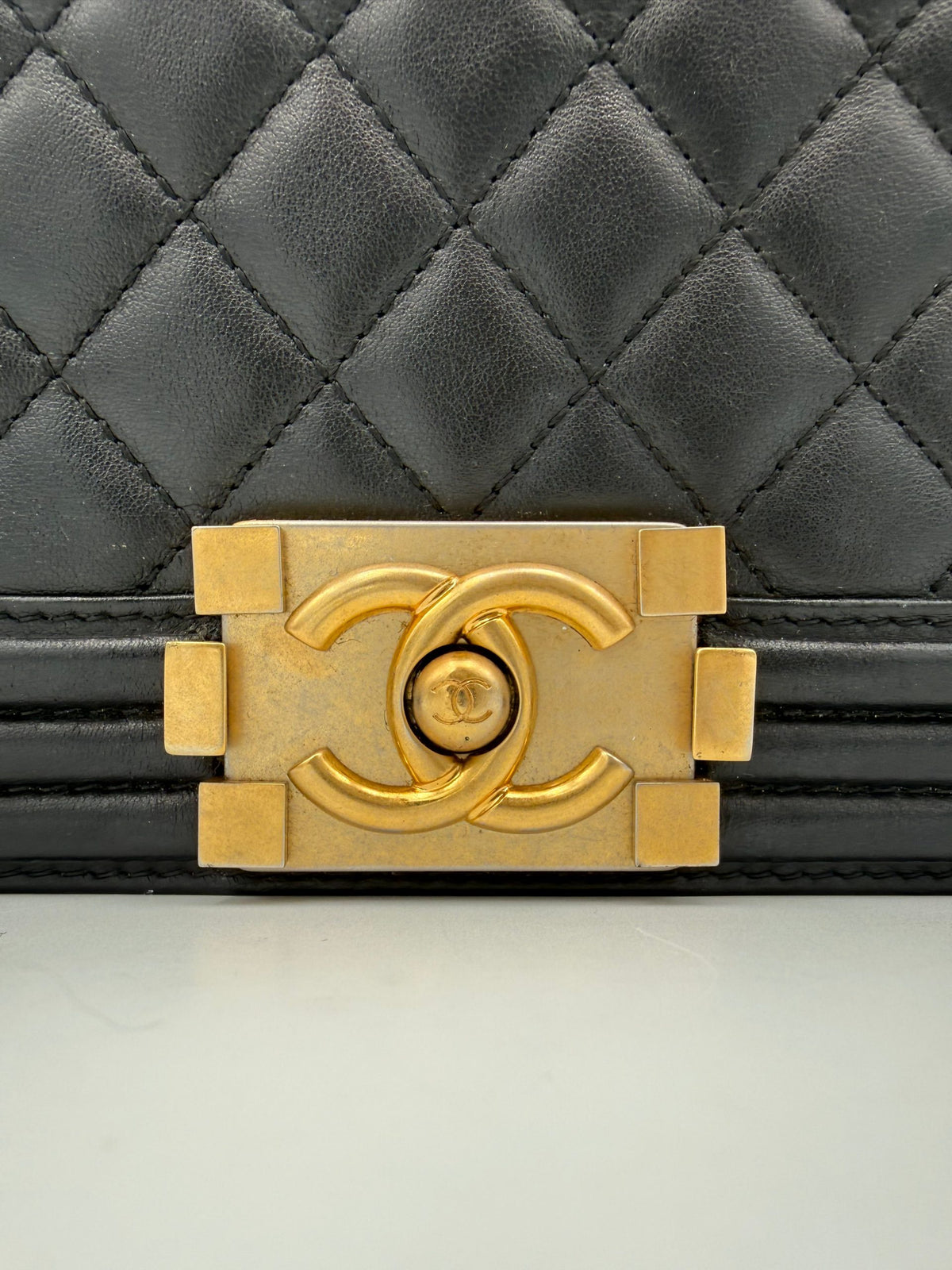 Chanel CHANEL BOY Grand Sac à Main