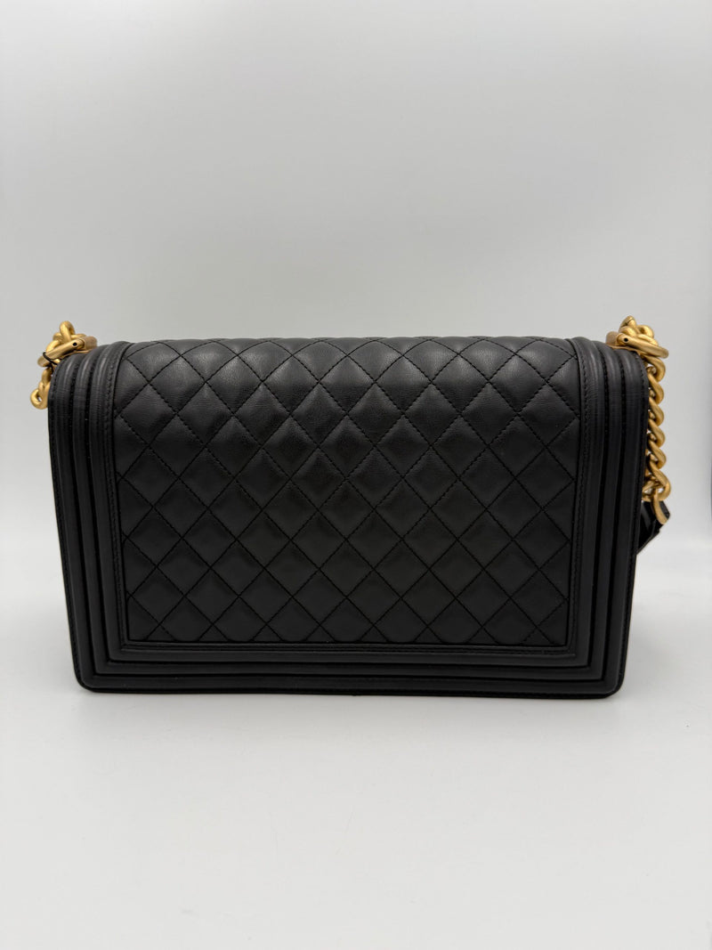 Chanel CHANEL BOY Grand Sac à Main