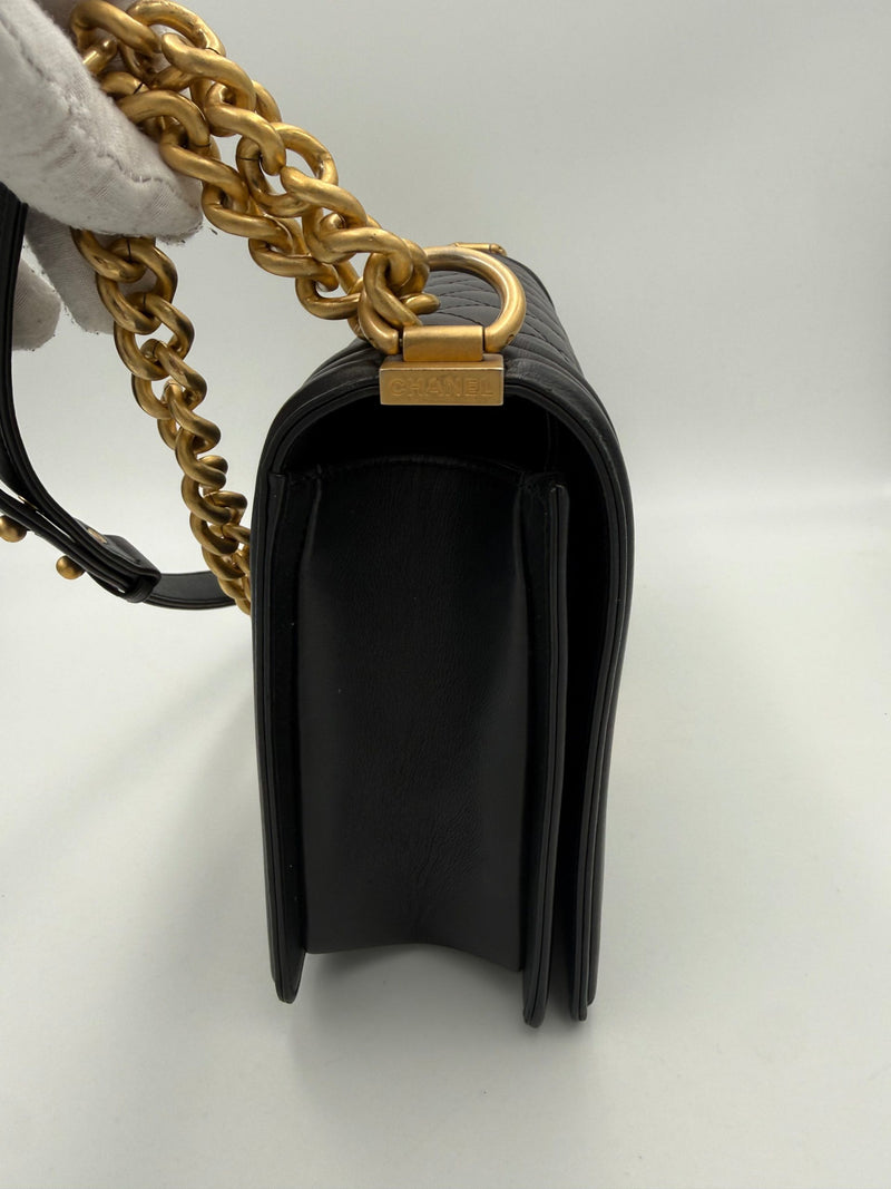 Chanel CHANEL BOY Grand Sac à Main